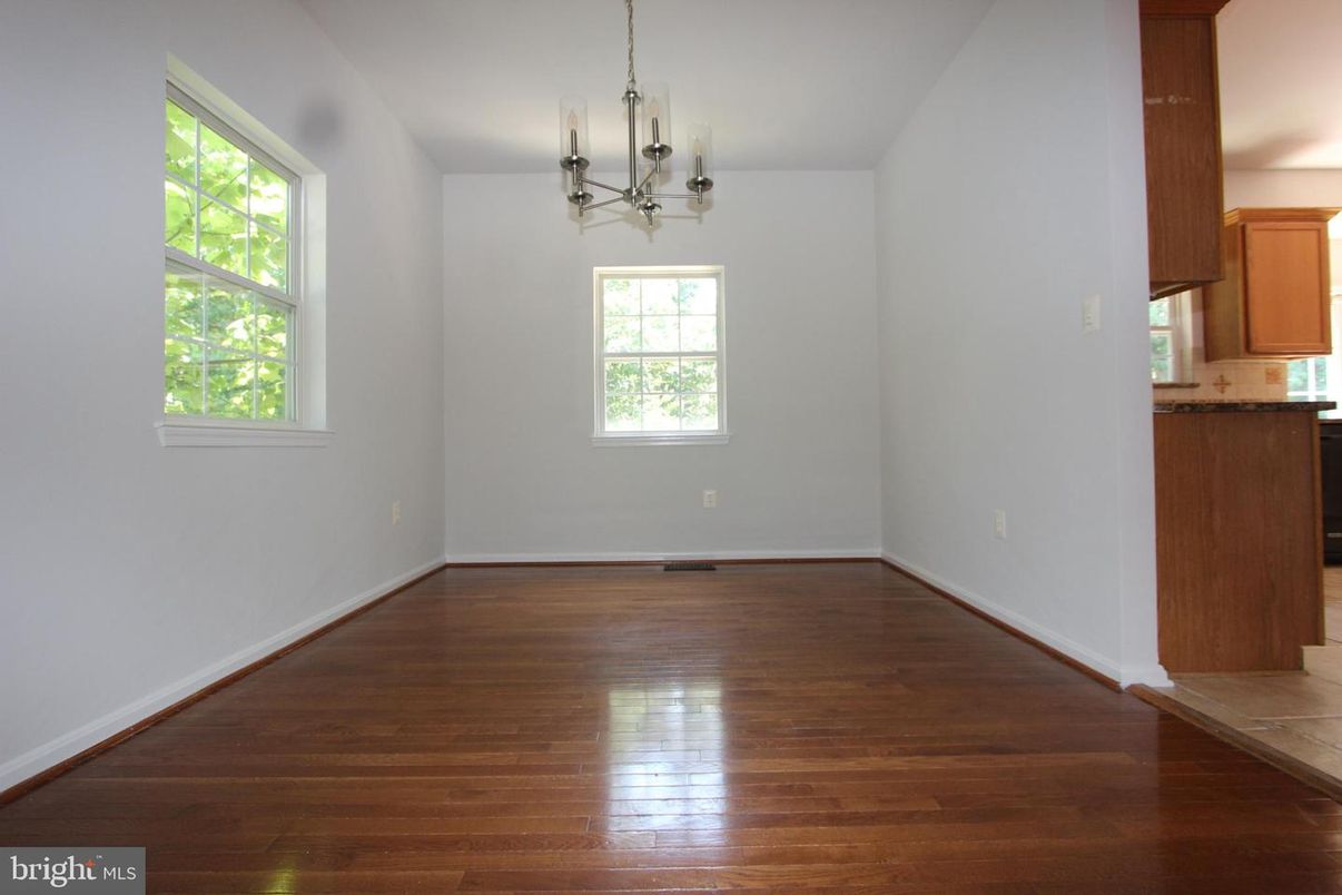 Chandelier, Empty room, Interior, Wood Texture Flooring