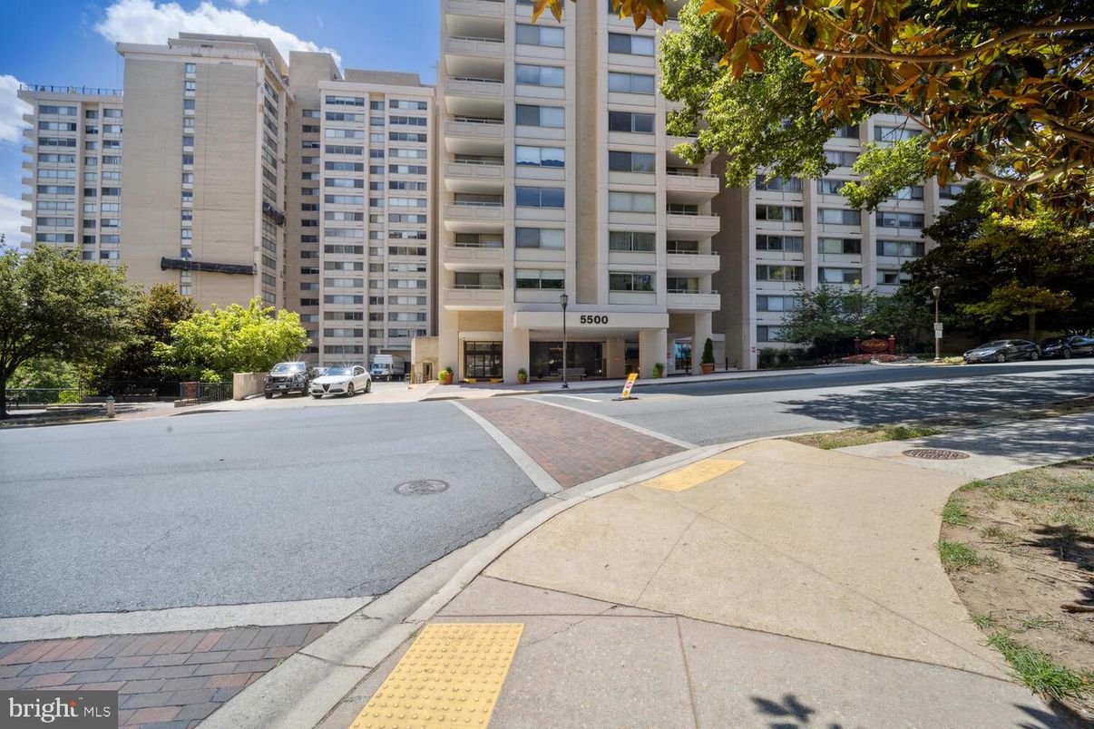 Exterior, Facade, Condo Building
