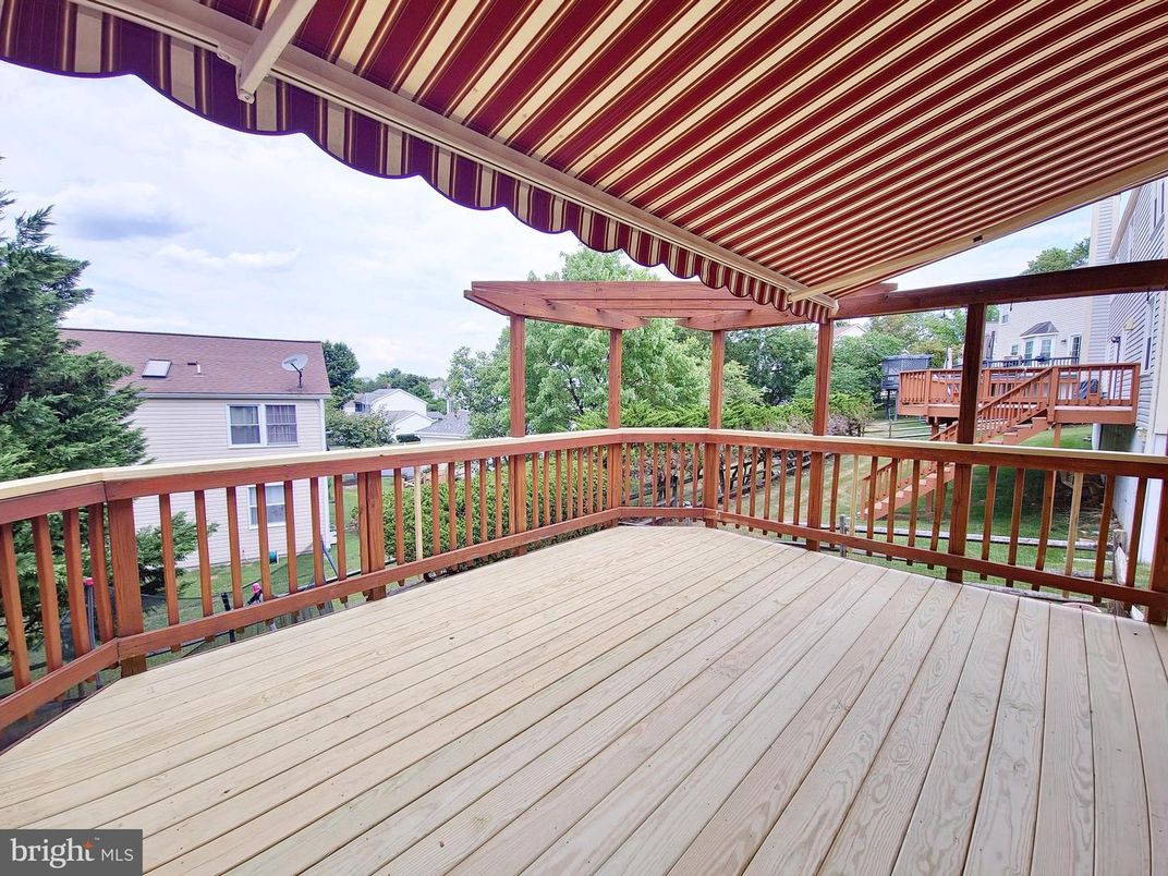 Exterior, Wood Texture Flooring