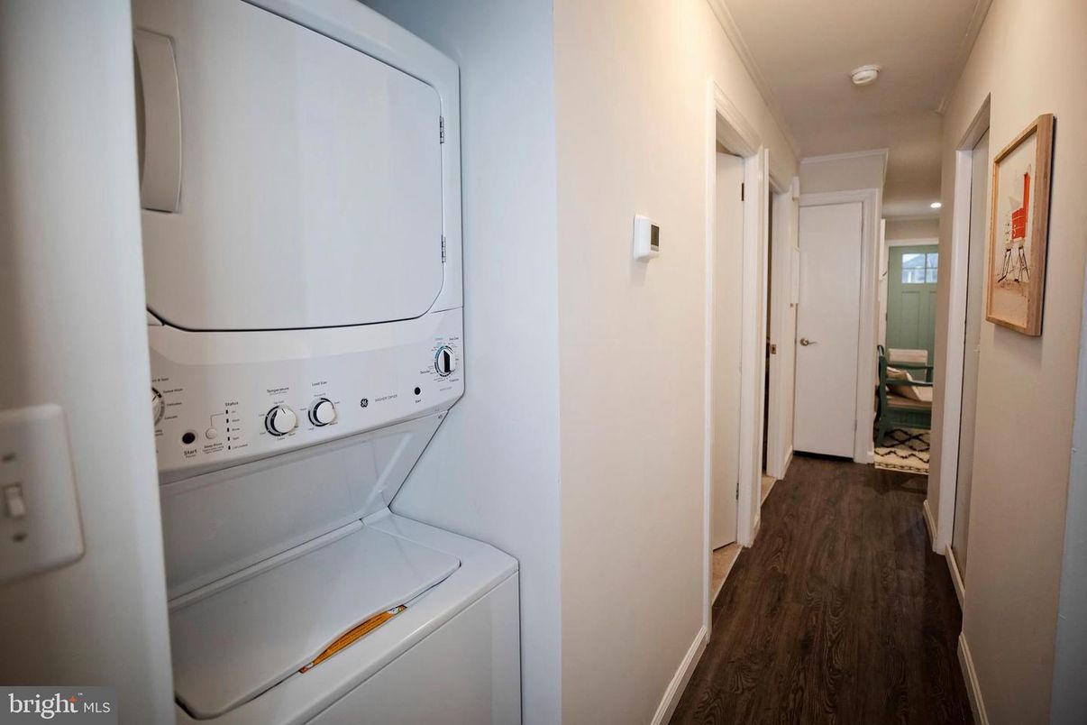 Interior, Utility Closets, Washer, Wood Texture Flooring