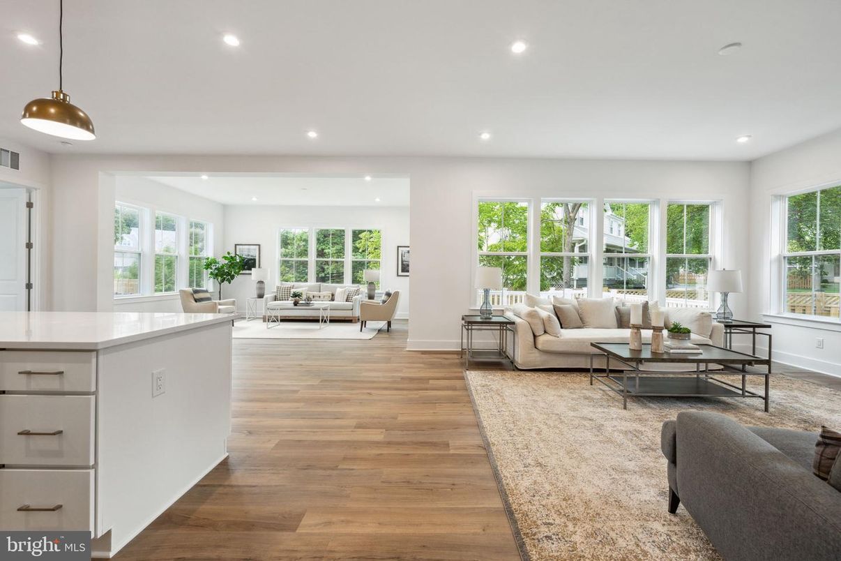 Interior, Living room, Pendant Lights, Recessed Lighting, Wood Texture Flooring