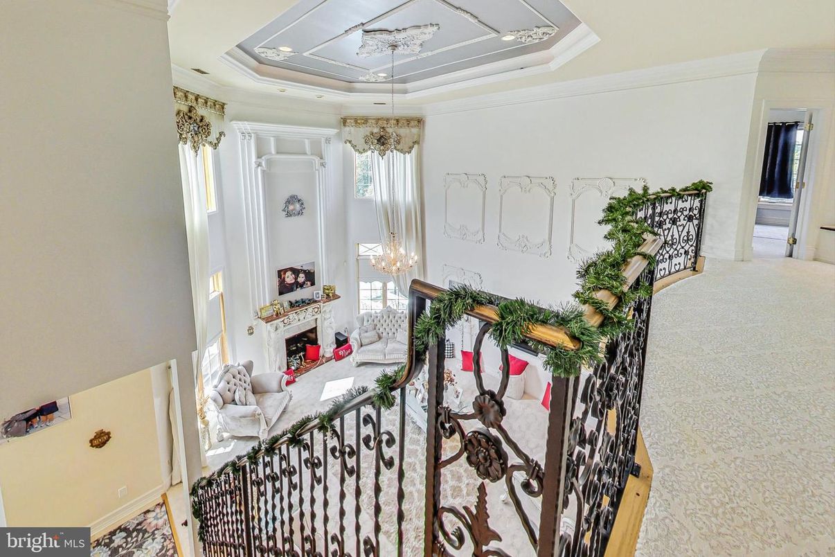 Fireplace, Interior, Recessed Lighting