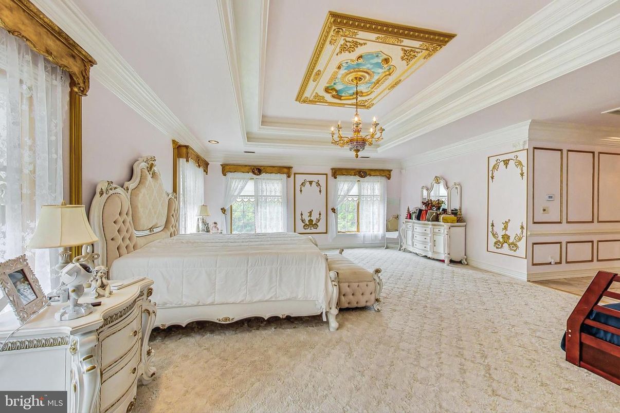 Bedroom, Chandelier, Interior, Recessed Lighting
