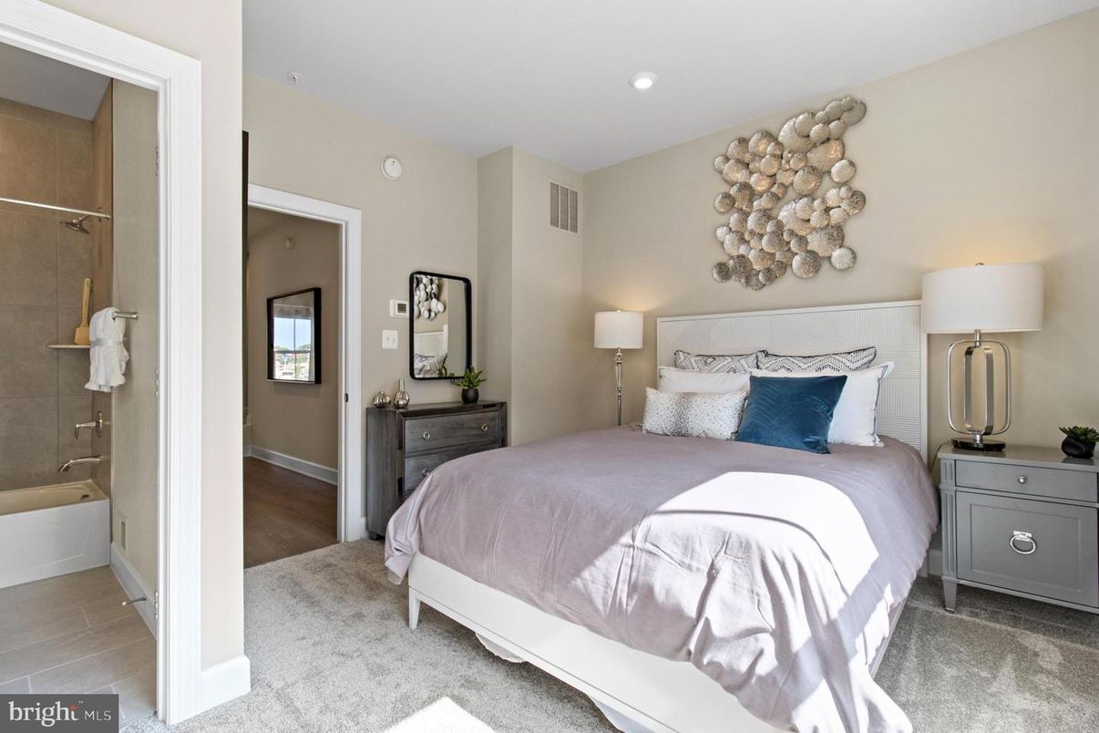 Bathroom, Bedroom, Interior, Recessed Lighting, Wood Texture Flooring