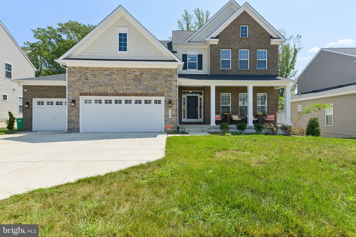 Attached, Exterior, Facade, Brick Facade, Farmhouse