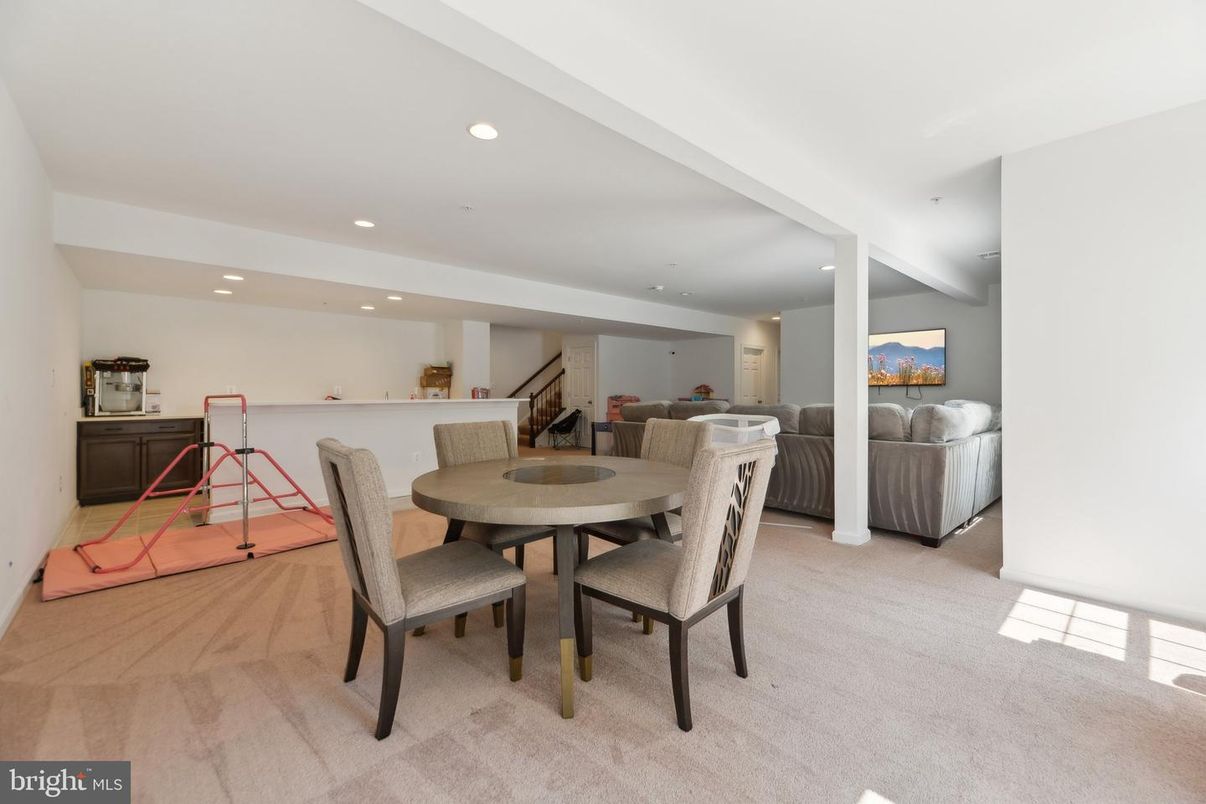 Dining room, Interior, Living room, Recessed Lighting