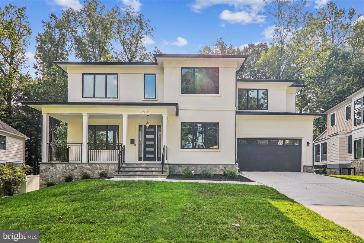 Attached, Exterior, Facade, Modern
