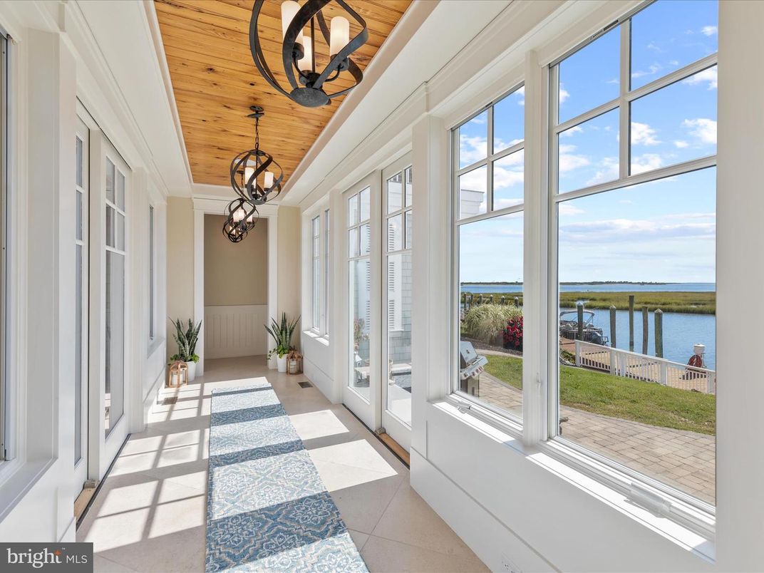 Interior, Sun Room, Water, Wooden Ceilings