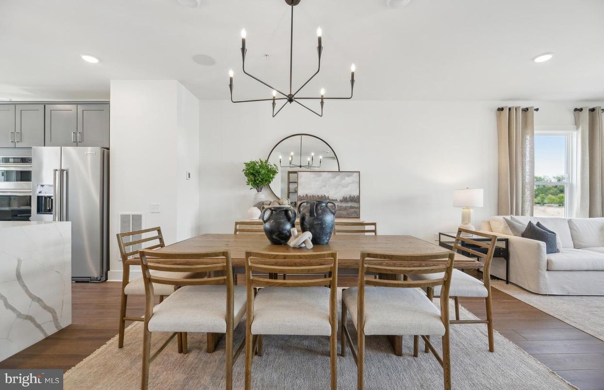 Chandelier, Dining room, Interior, Kitchen, Living room, Recessed Lighting, Stainless Steel Appliances, Wood Texture Flooring