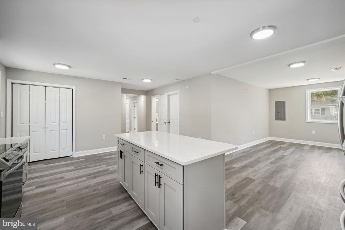 Empty room, Interior, Kitchen, Recessed Lighting, Wood Texture Flooring
