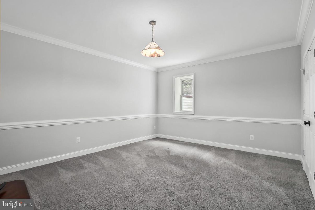 Empty room, Interior, Pendant Lights
