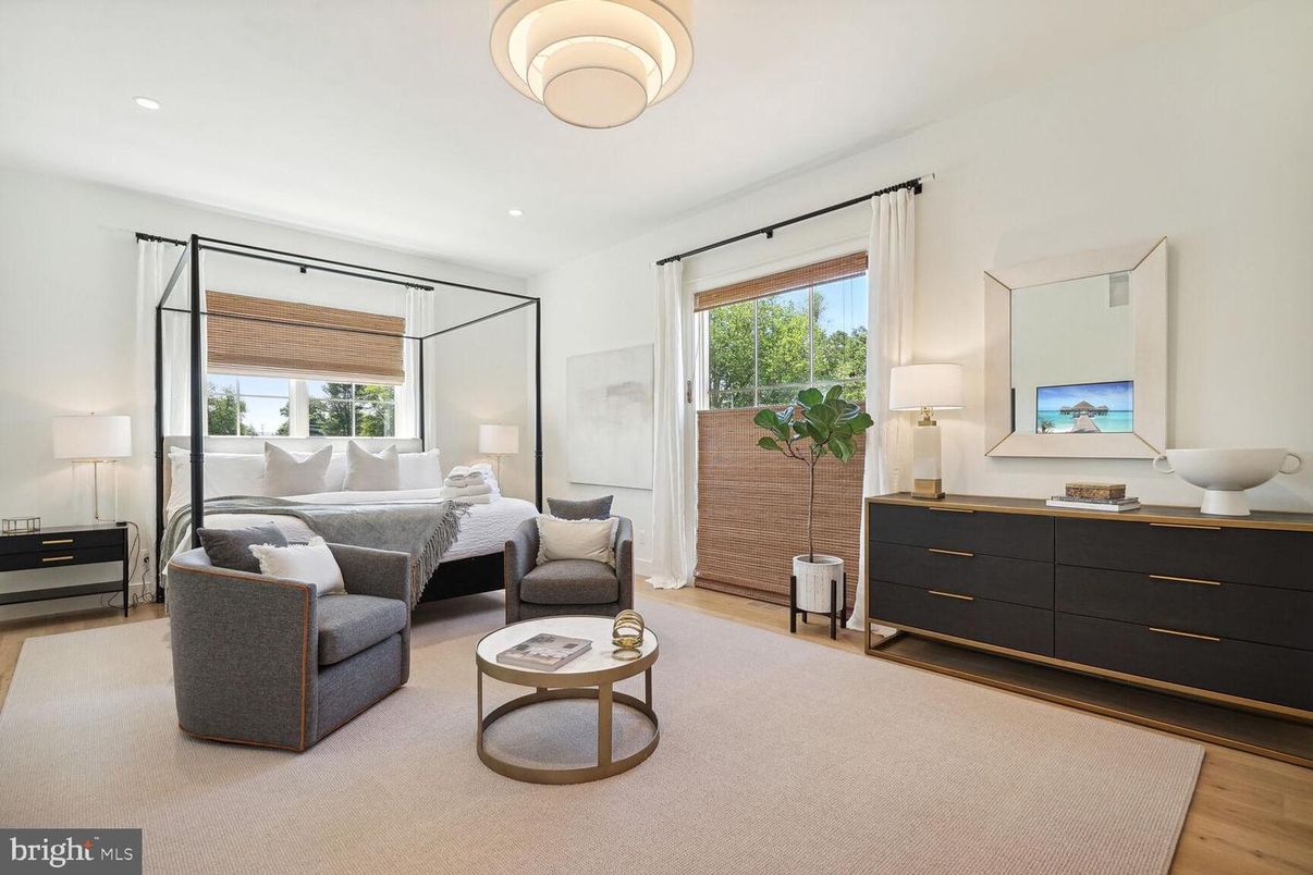 Bedroom, Interior, Living room, Recessed Lighting, Wood Texture Flooring