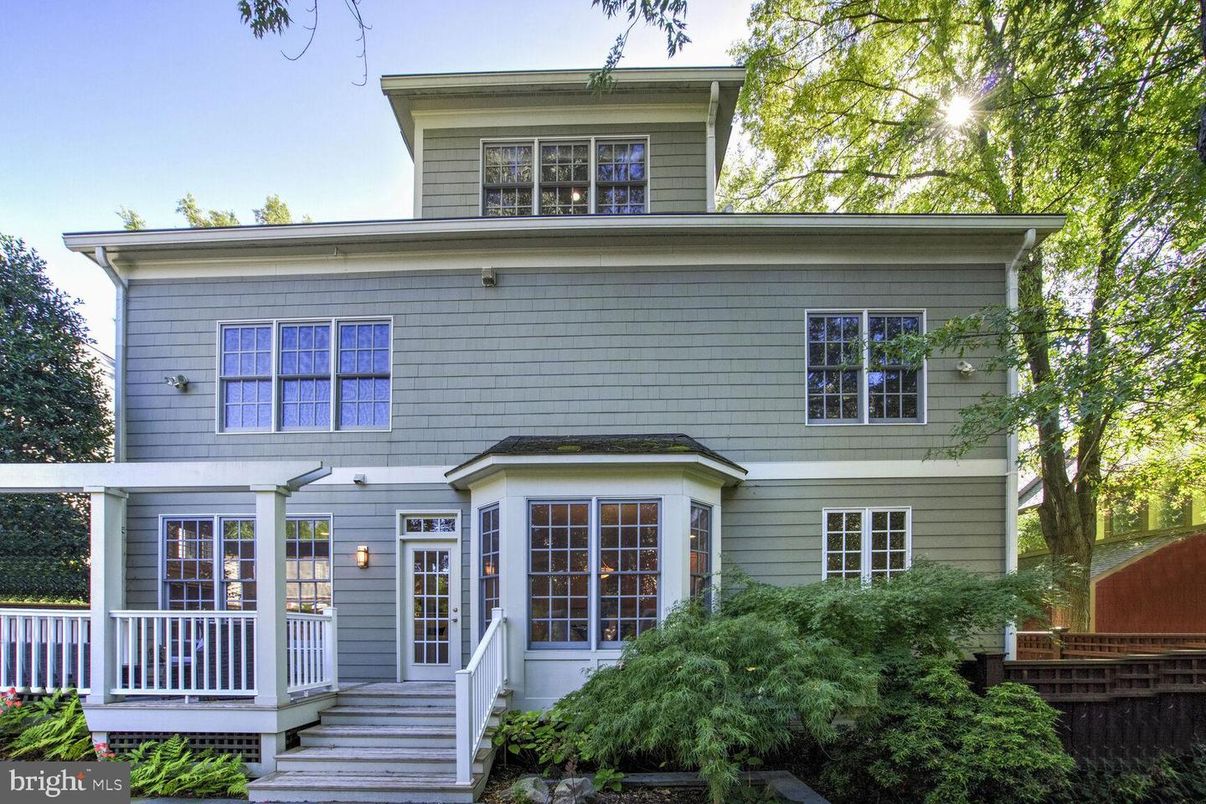 Exterior, Facade, American Foursquare
