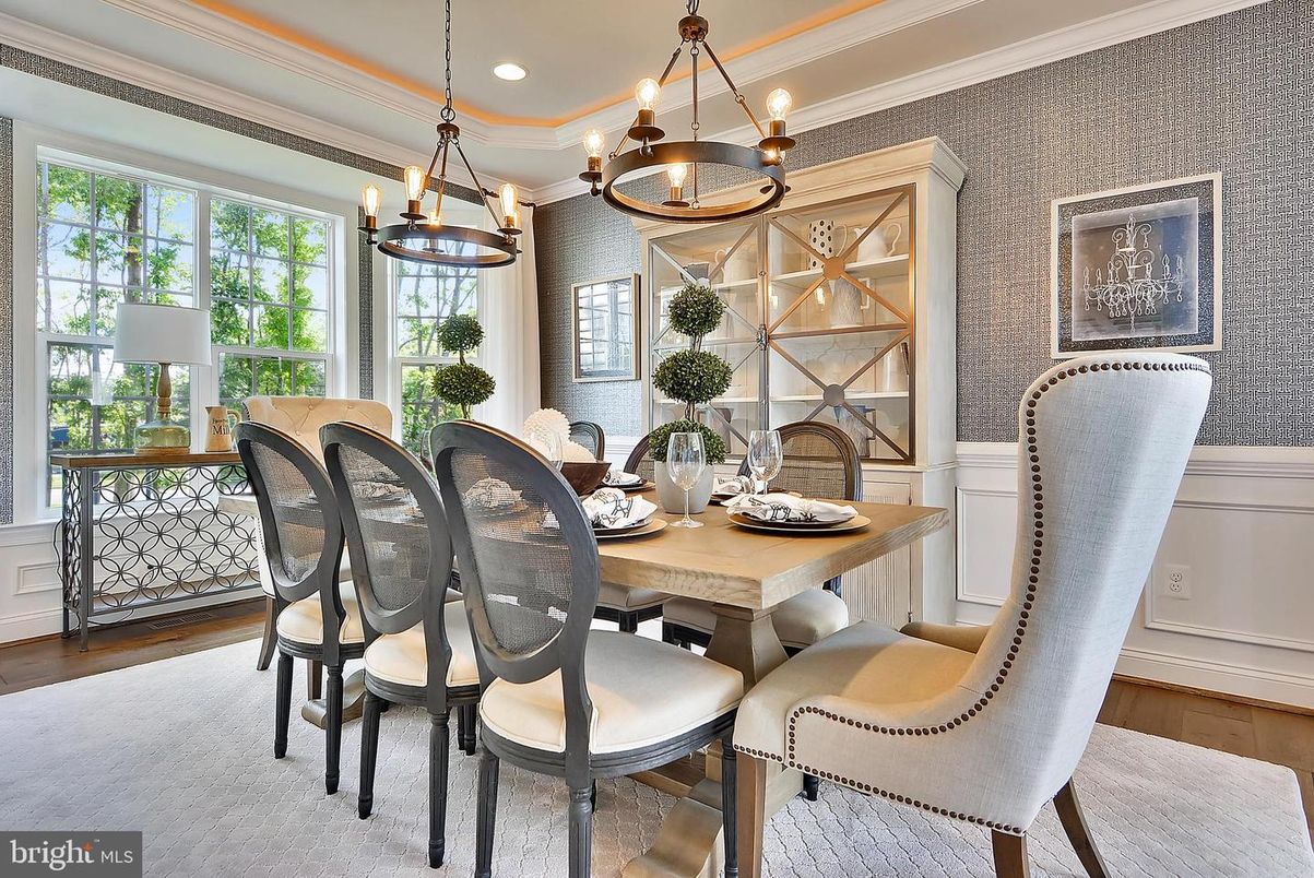 Chandelier, Dining room, Interior, Pendant Lights, Recessed Lighting, Wood Texture Flooring