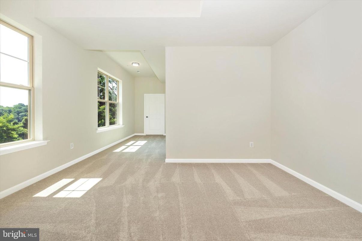 Empty room, Interior, Recessed Lighting