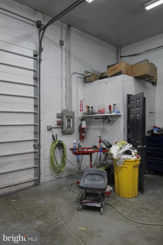 Garage, Interior
