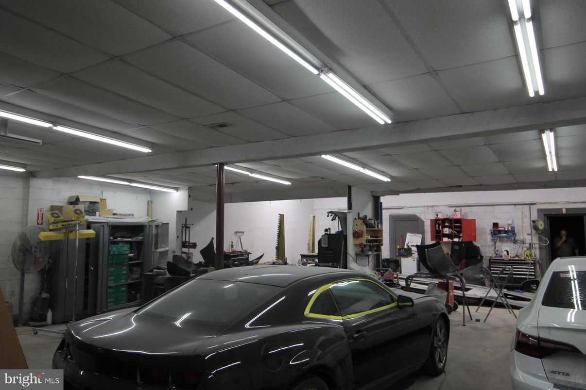 Garage, Interior