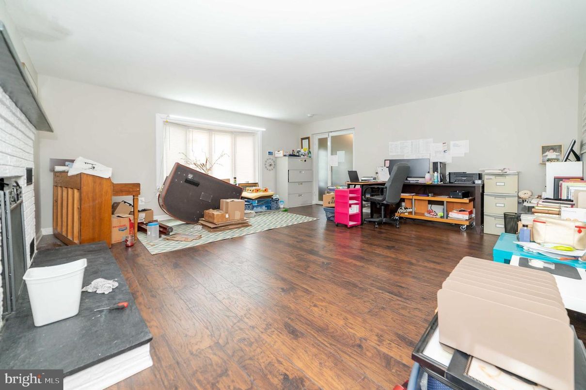 Fireplace, Home Office, Interior, Wood Texture Flooring