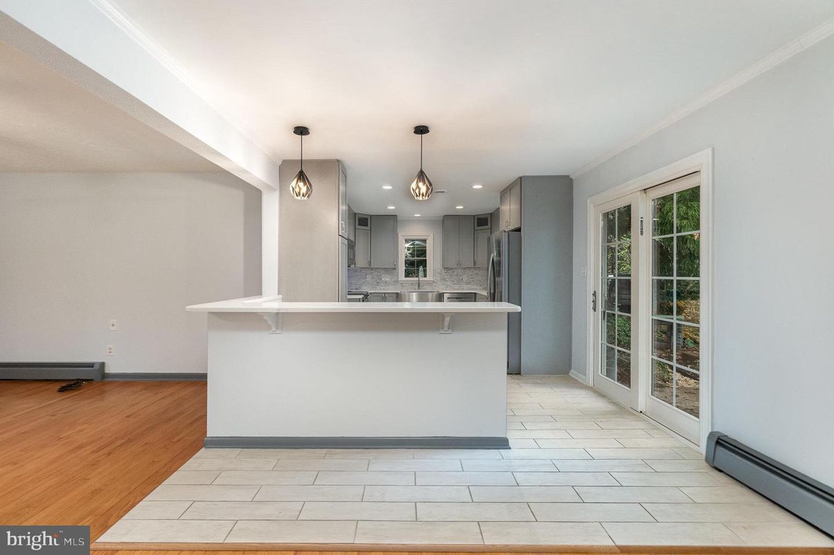 Interior, Kitchen, Pendant Lights, Recessed Lighting, Wood Texture Flooring