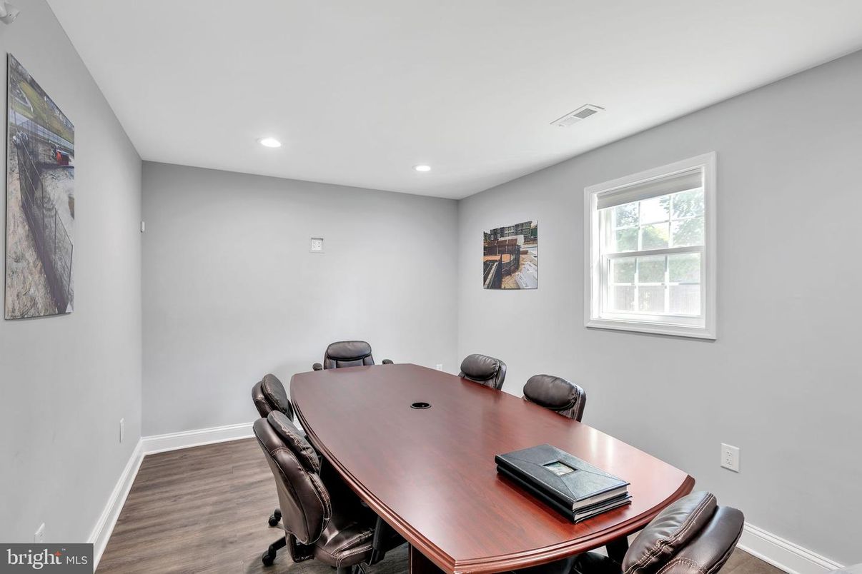 Home Office, Interior, Recessed Lighting, Wood Texture Flooring
