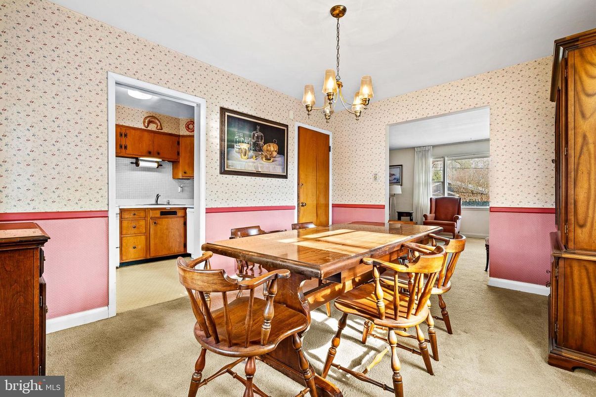 Chandelier, Dining room, Interior