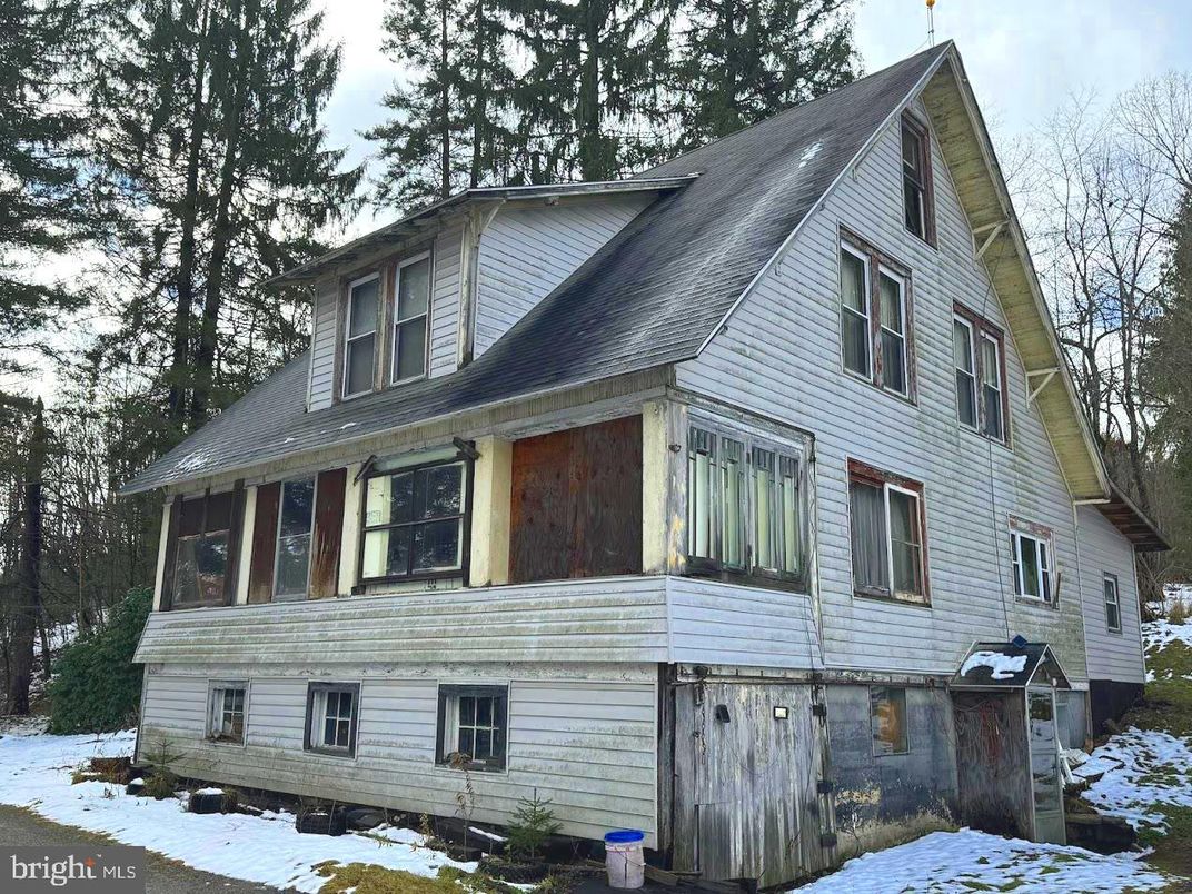 Exterior, Facade, Farmhouse