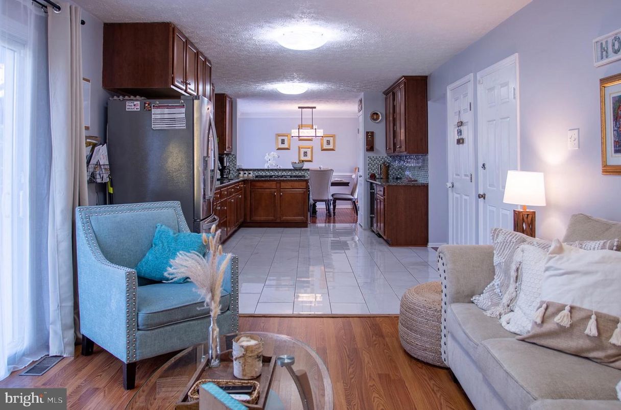 Interior, Kitchen, Pendant Lights, Wood Texture Flooring
