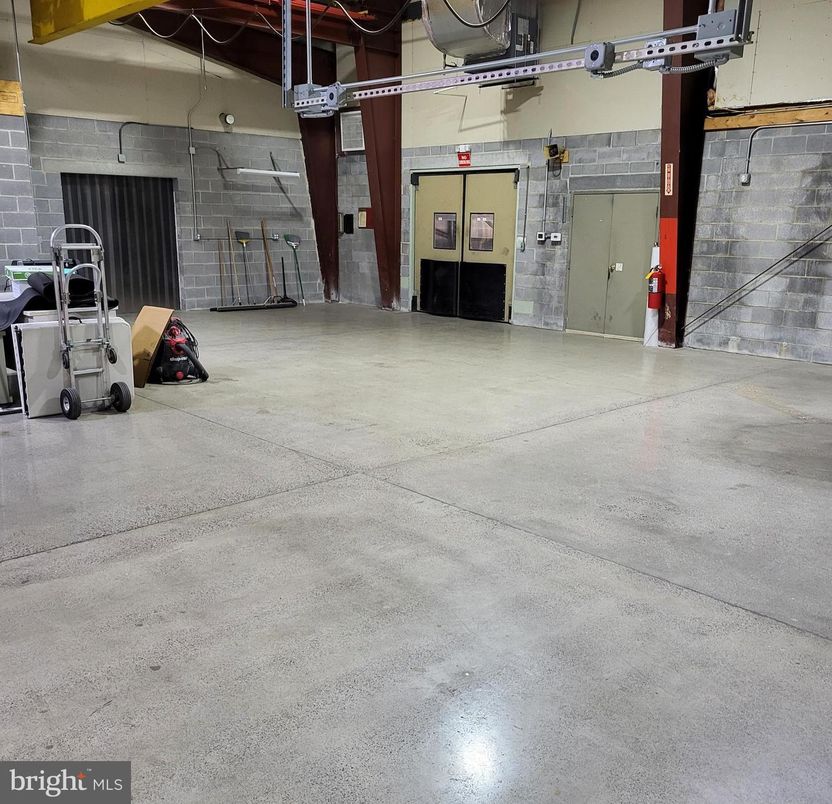 Garage, Interior, Stone Walls