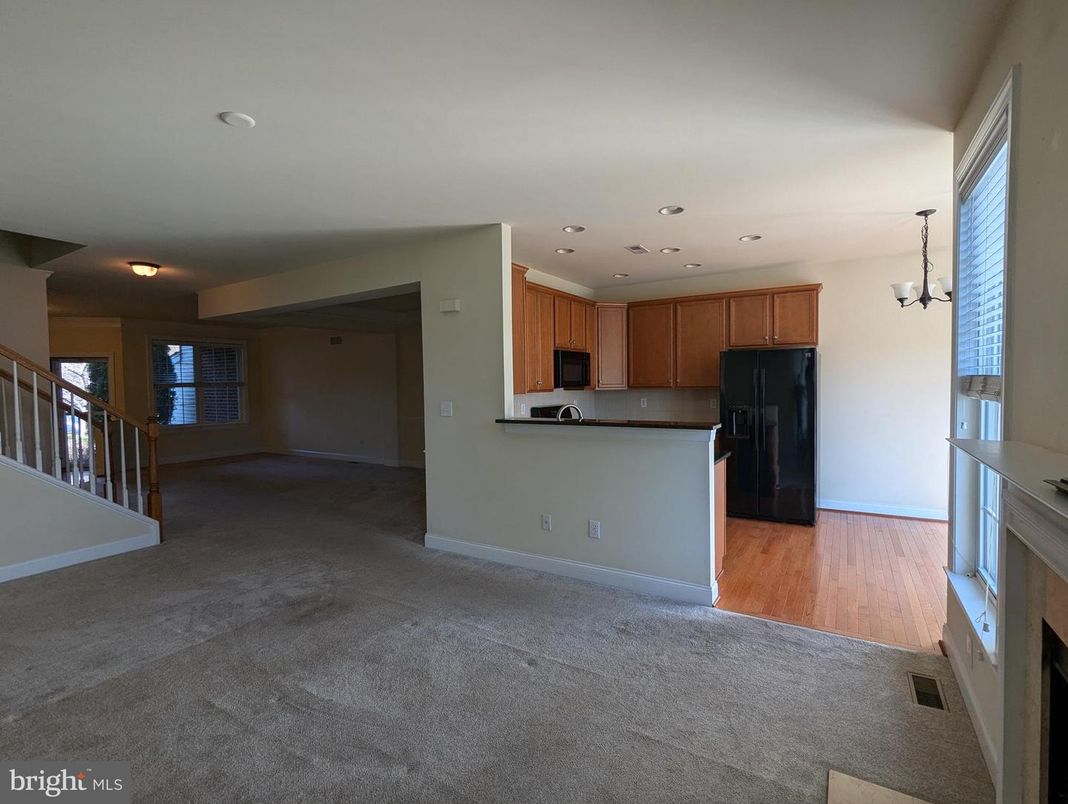 Empty room, Fireplace, Interior, Kitchen, Recessed Lighting