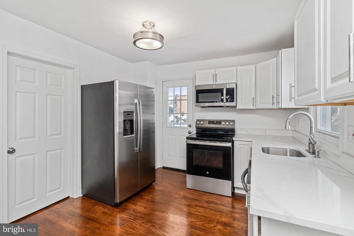 Interior, Kitchen, Stainless Steel Appliances, Wood Texture Flooring