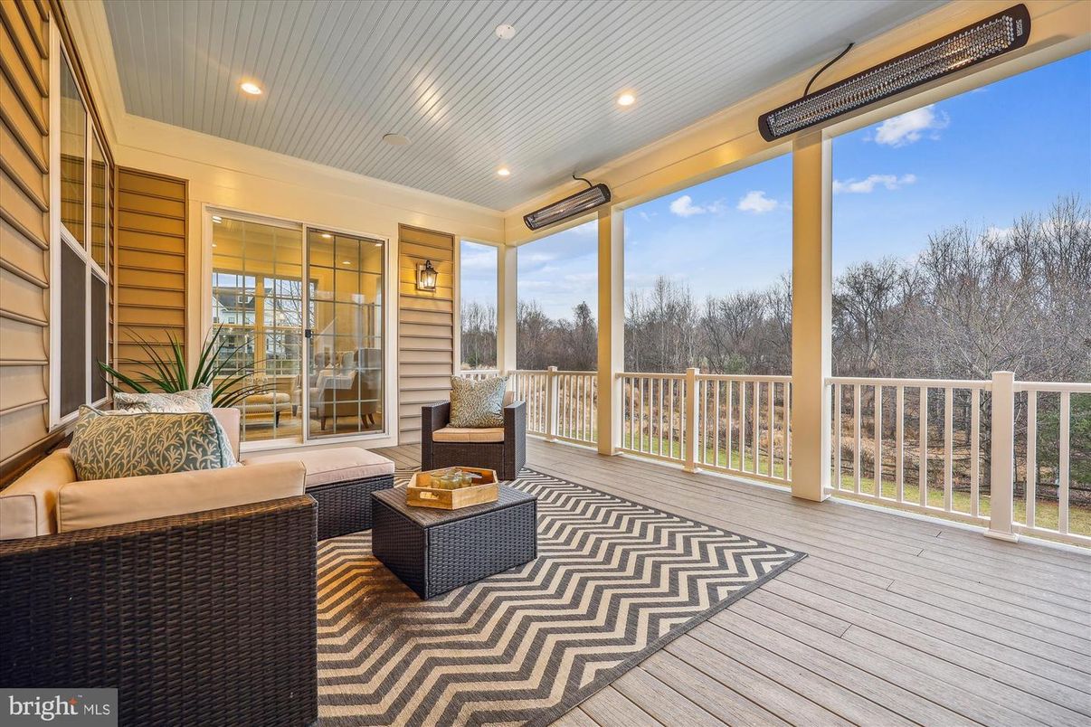 Interior, Recessed Lighting, Sun Room, Wood Texture Flooring