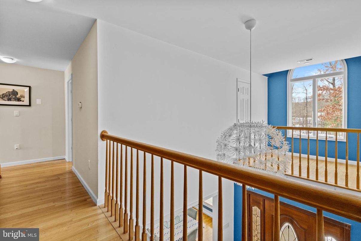 Interior, Pendant Lights, Wood Texture Flooring