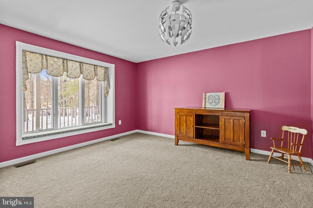 Empty room, Interior, Pendant Lights