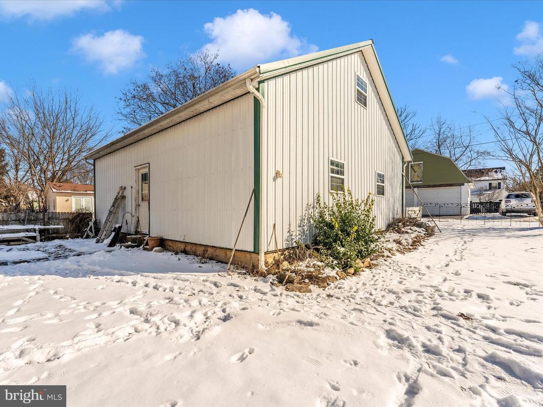 Backyard, Detached Garage, Exterior