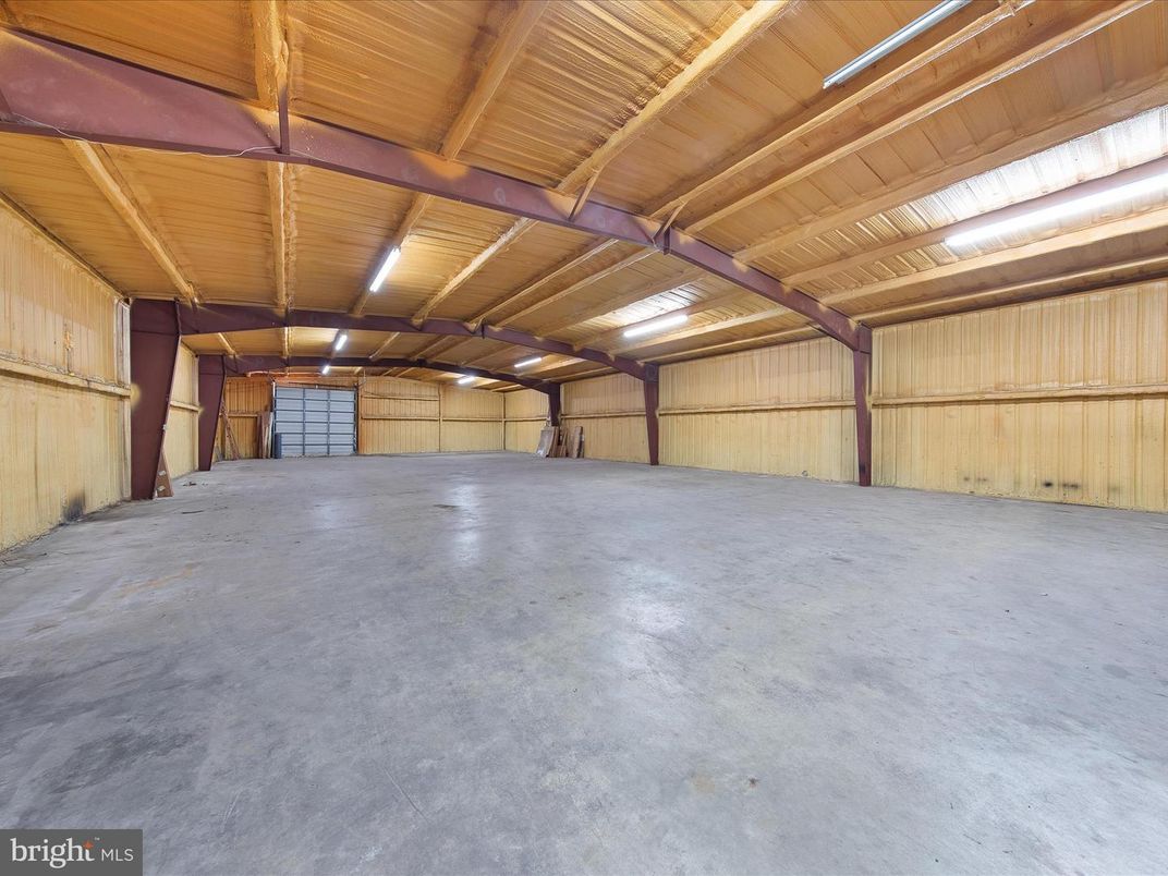 Garage, Interior, Wooden Beams, Wooden Ceilings