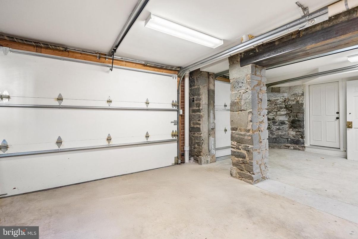 Garage, Interior, Stone Walls