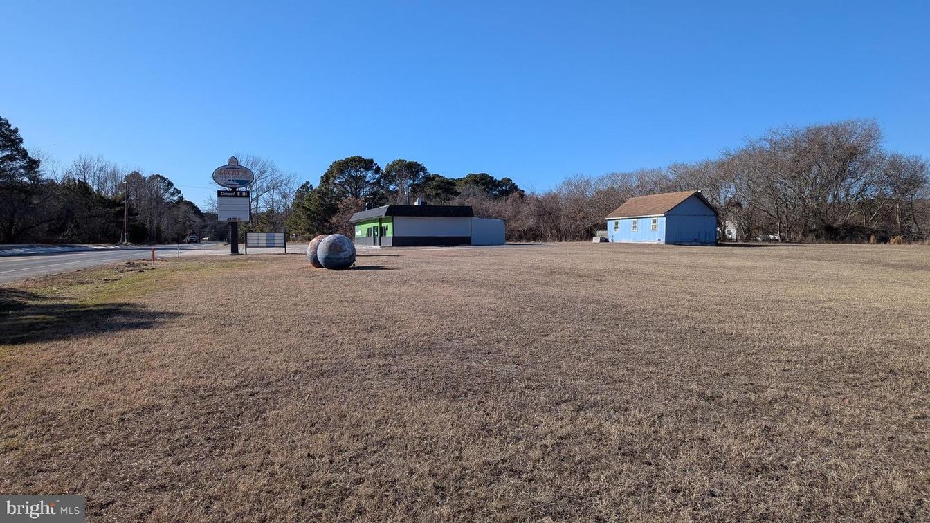 Backyard, Detached Garage, Exterior