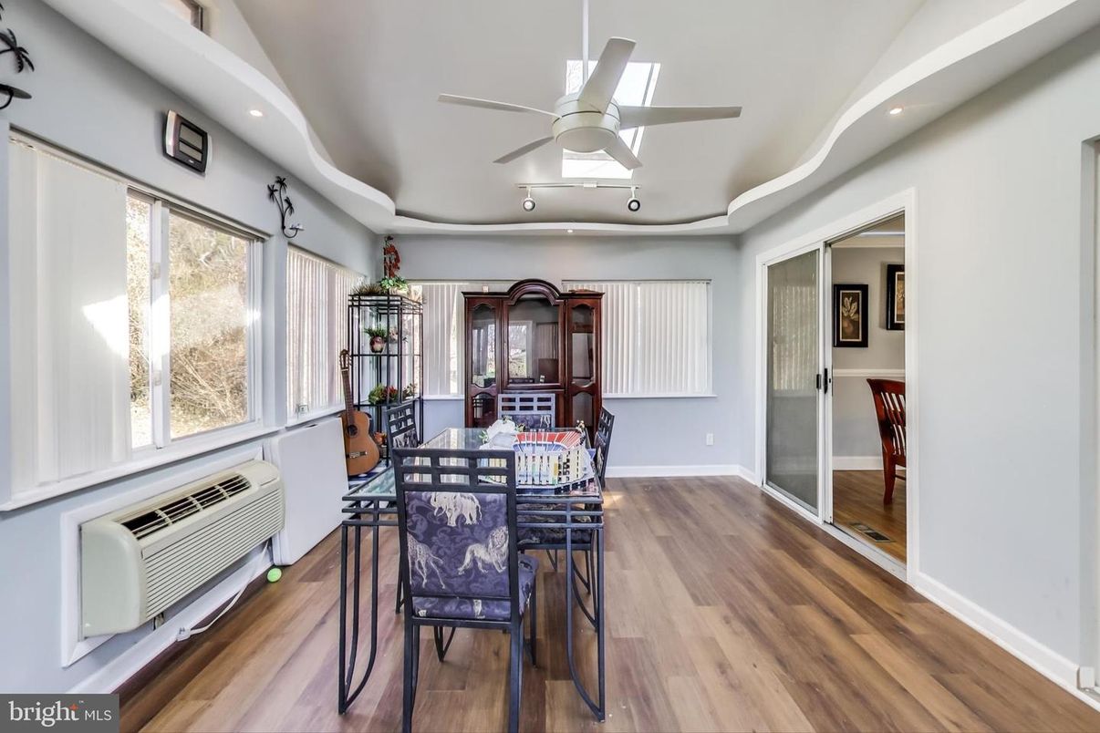 Dining room, Interior, Recessed Lighting, Wood Texture Flooring