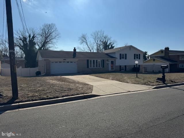 Attached, Exterior, Facade, Ranch