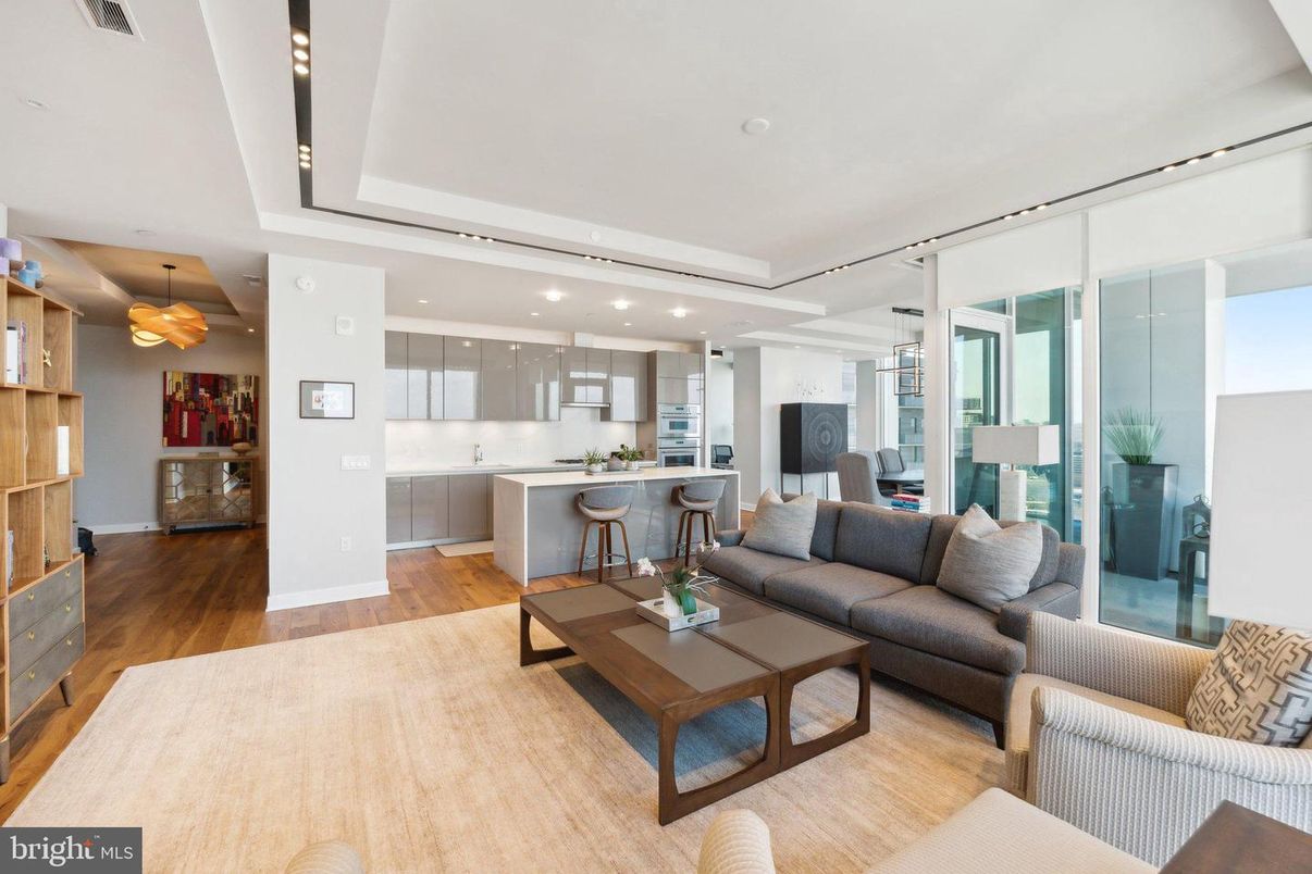 Dining room, Interior, Kitchen, Living room, Pendant Lights, Recessed Lighting, Stainless Steel Appliances, Wood Texture Flooring