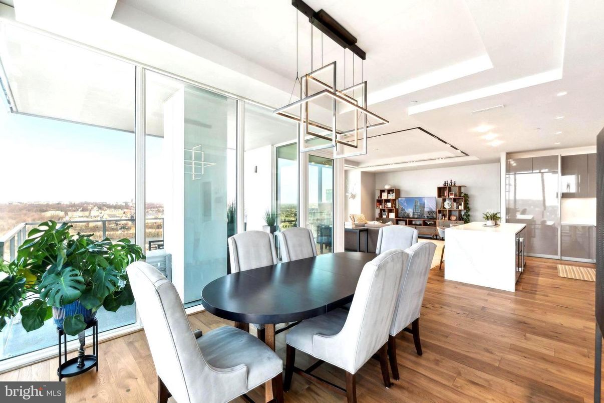 Dining room, Interior, Kitchen, Pendant Lights, Recessed Lighting, Wood Texture Flooring