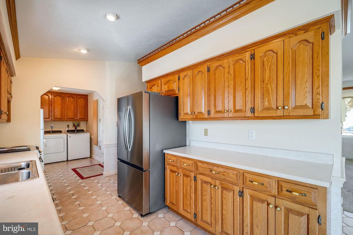 Interior, Kitchen, Recessed Lighting, Washer