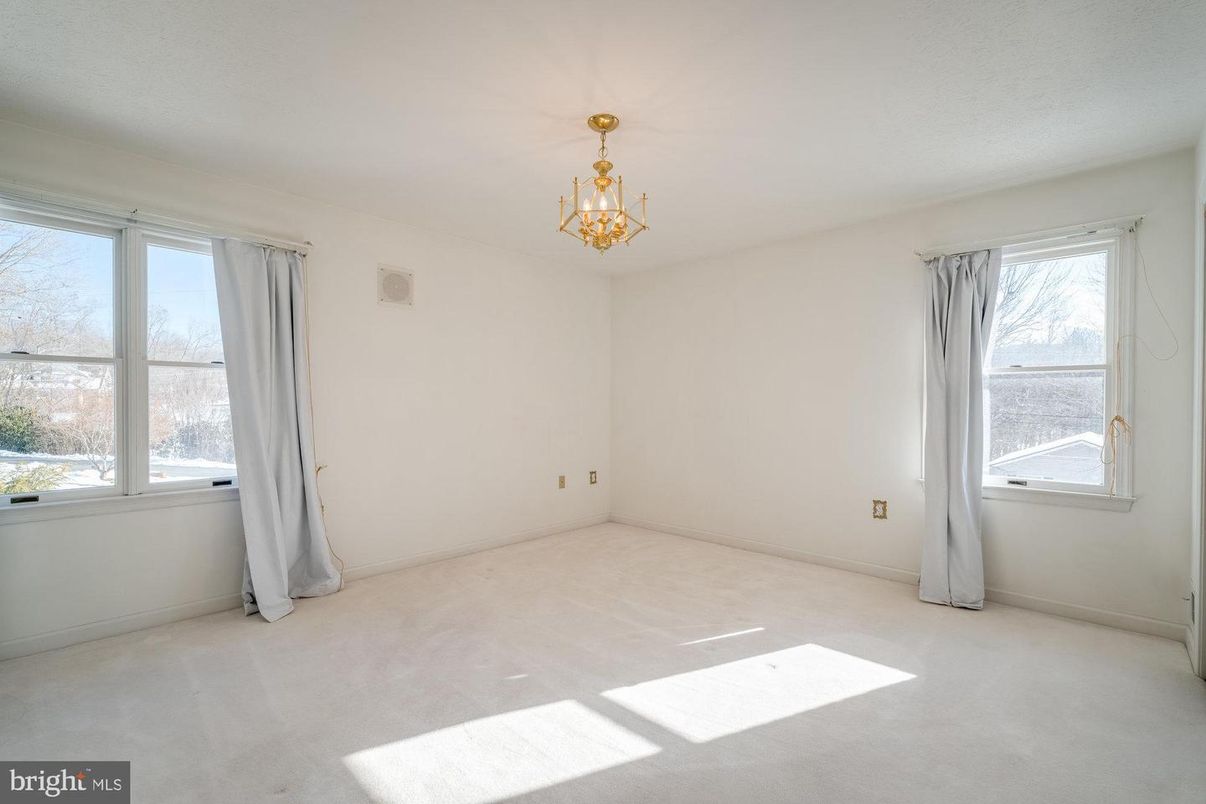 Chandelier, Empty room, Interior
