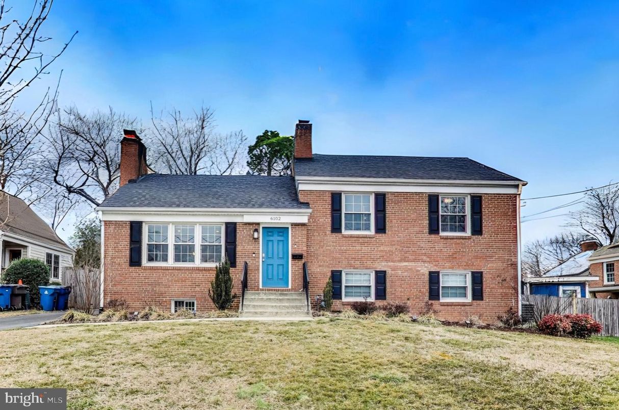 Exterior, Facade, Brick Facade, Split Level