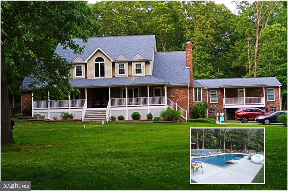 Backyard, Exterior, Facade, Brick Facade, Pool, Queen Anne Victorian
