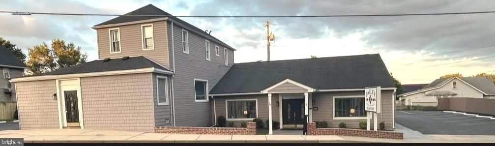 Exterior, Facade, Georgian
