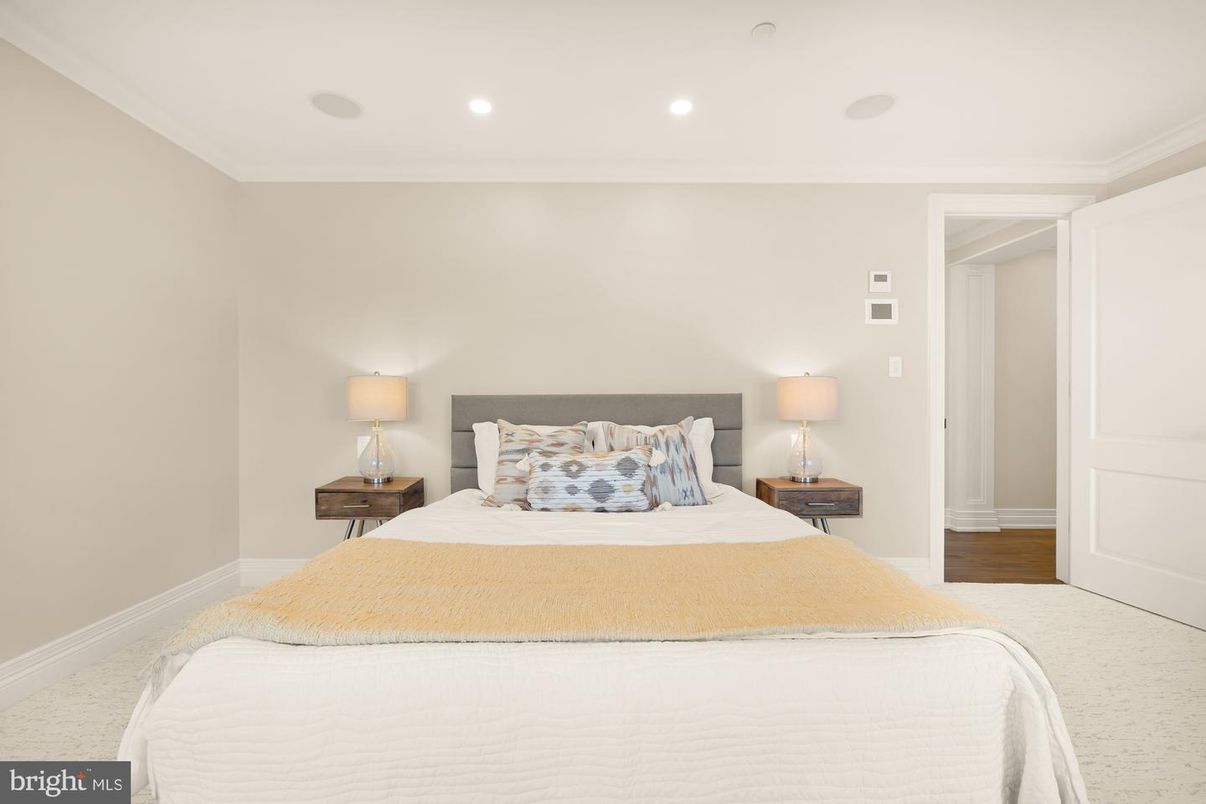 Bedroom, Interior, Recessed Lighting