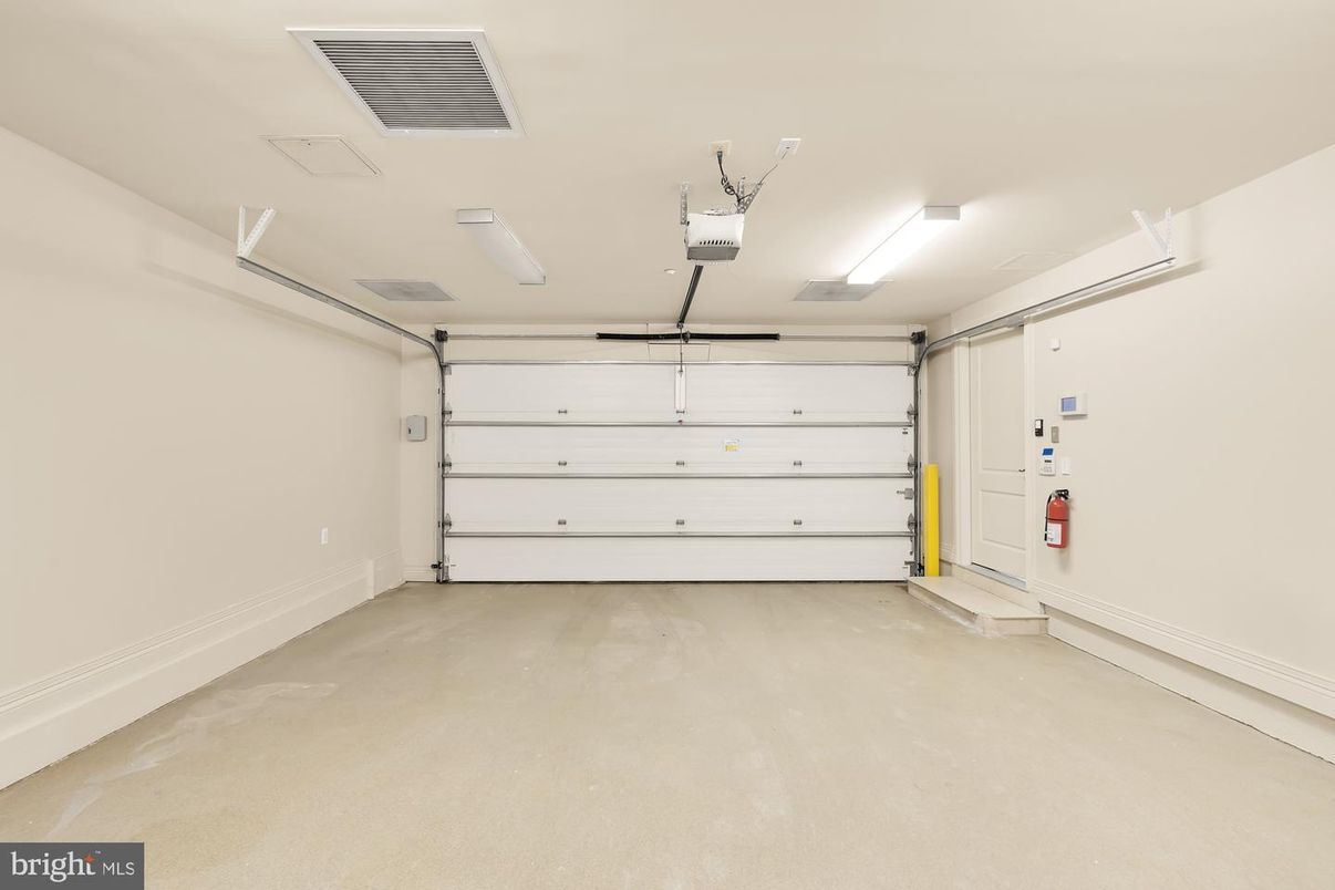 Garage, Interior