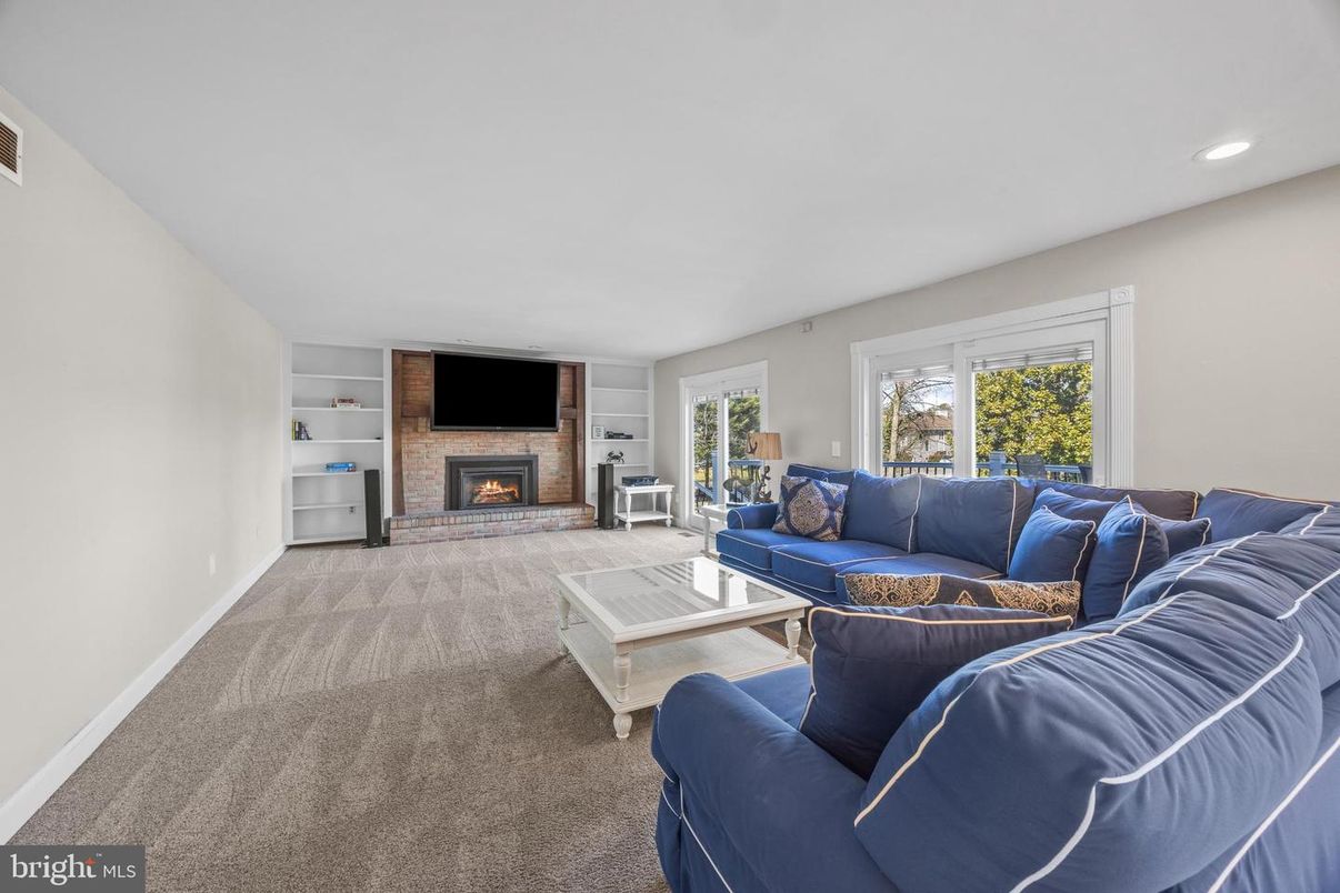 Fireplace, Interior, Living room, Recessed Lighting