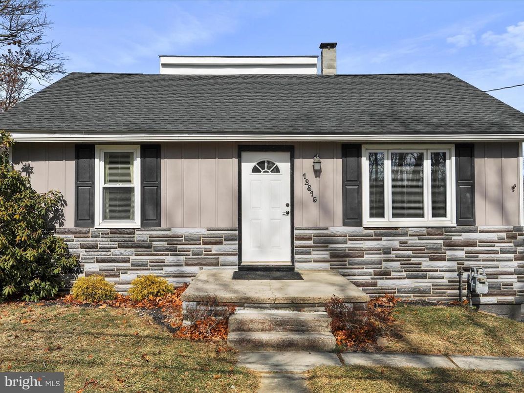 Exterior, Facade, Cape Cod